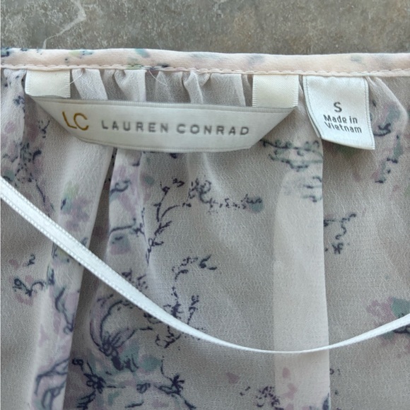 Sheer Floral Blouse - Picture 2 of 4